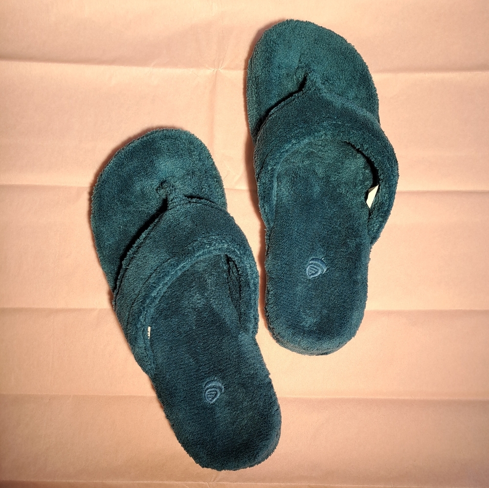 NEW Acorn Spa Thong Slippers - Size M (6 1/2 - 7 1/2)